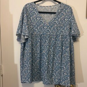 4 for $20 💐Blue Floral V-Neck Tunic